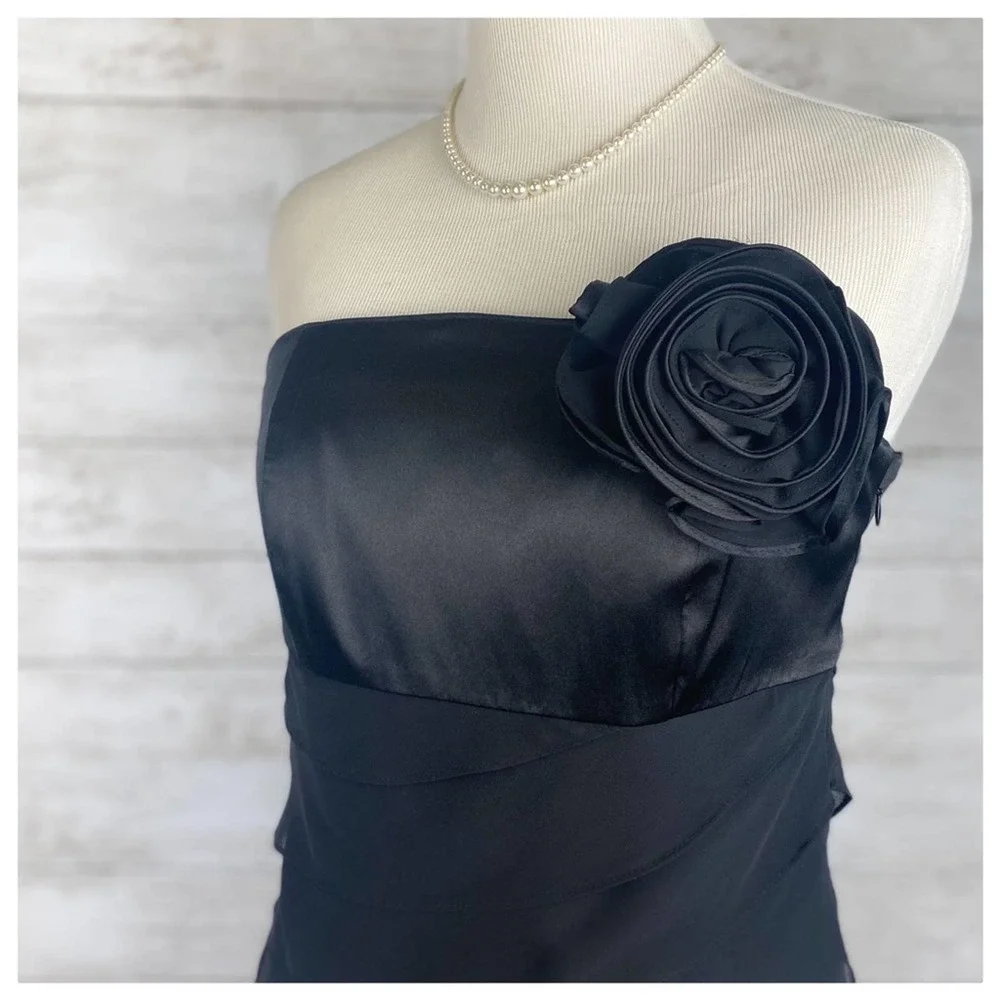 **TAKING DOWN** White House Black Market Big Flower Waterfall Dress - Picture 2 of 10